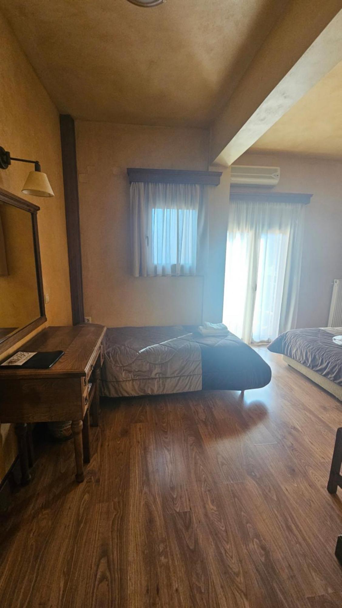 Voutiron Villa Virginia Hotel מראה חיצוני תמונה