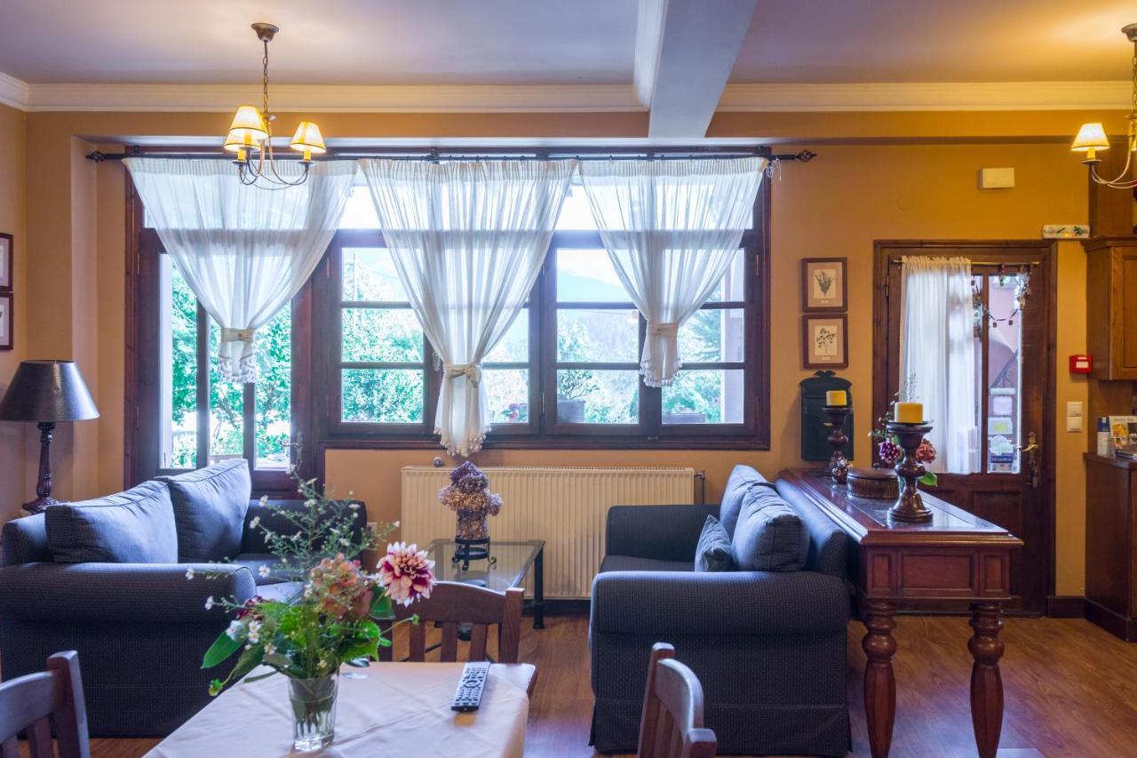 Voutiron Villa Virginia Hotel מראה חיצוני תמונה